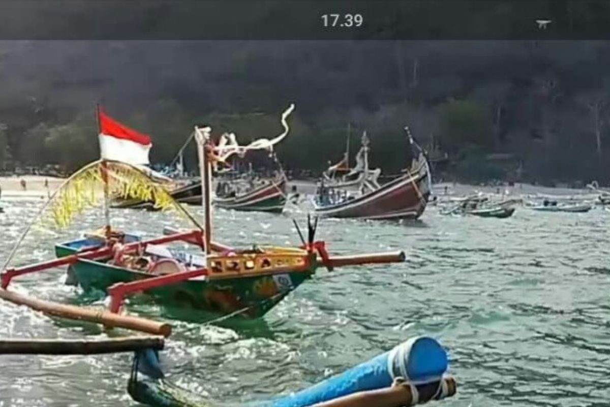 Larung Sesaji di Pantai Papuma Jember Untuk Lestarikan Budaya