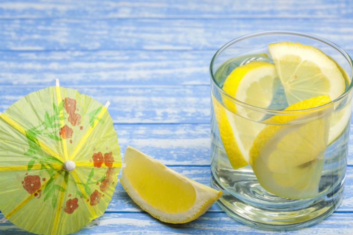 Air Lemon Dingin Terbukti Efektif Turunkan Berat Badan