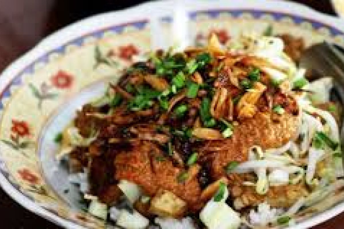 Cirebon pecahkan rekor makan nasi lengko terbanyak