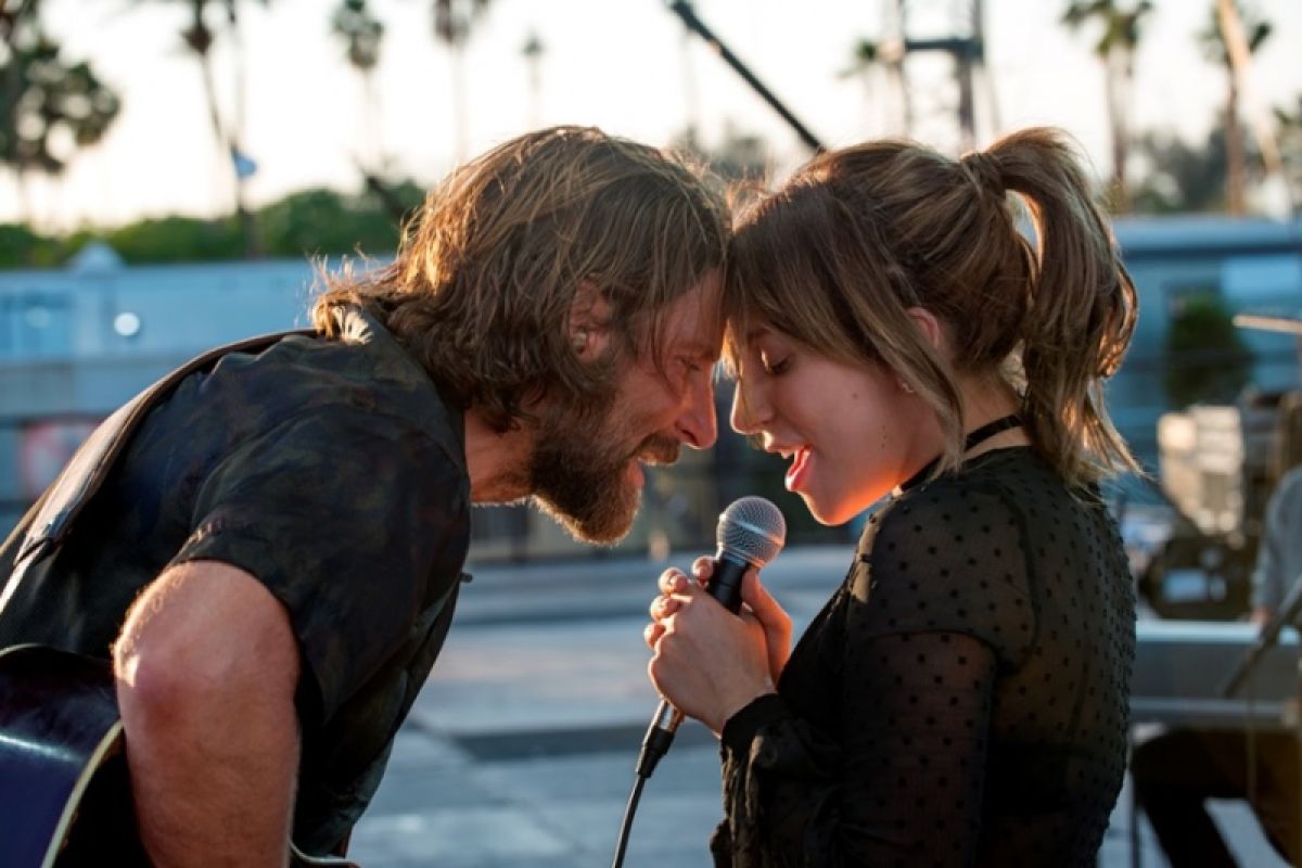 Bradley Cooper-Lady Gaga bawakan "Shallow" di Oscar