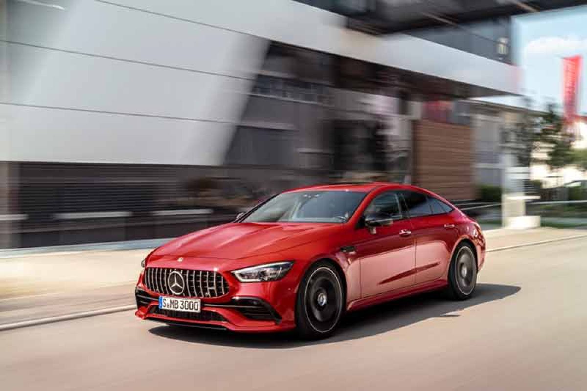 Mercedes-Benz mulai pasarkan sedan coupe AMG GT terbaru