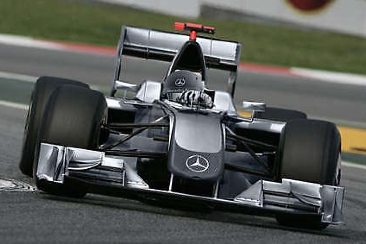 GP Singapura ujian Mercedes di trek Ferrari