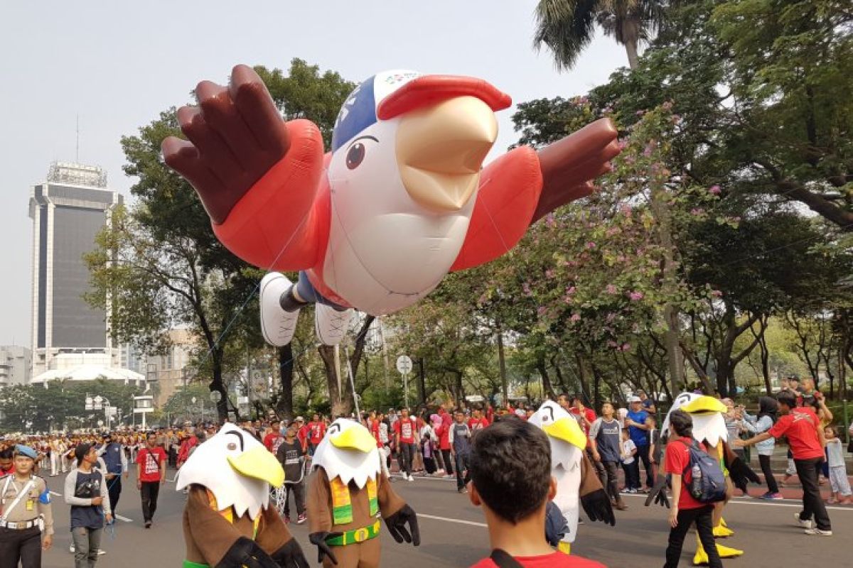 Maskot Asian Para Games "Momo"  diarak di Jakarta