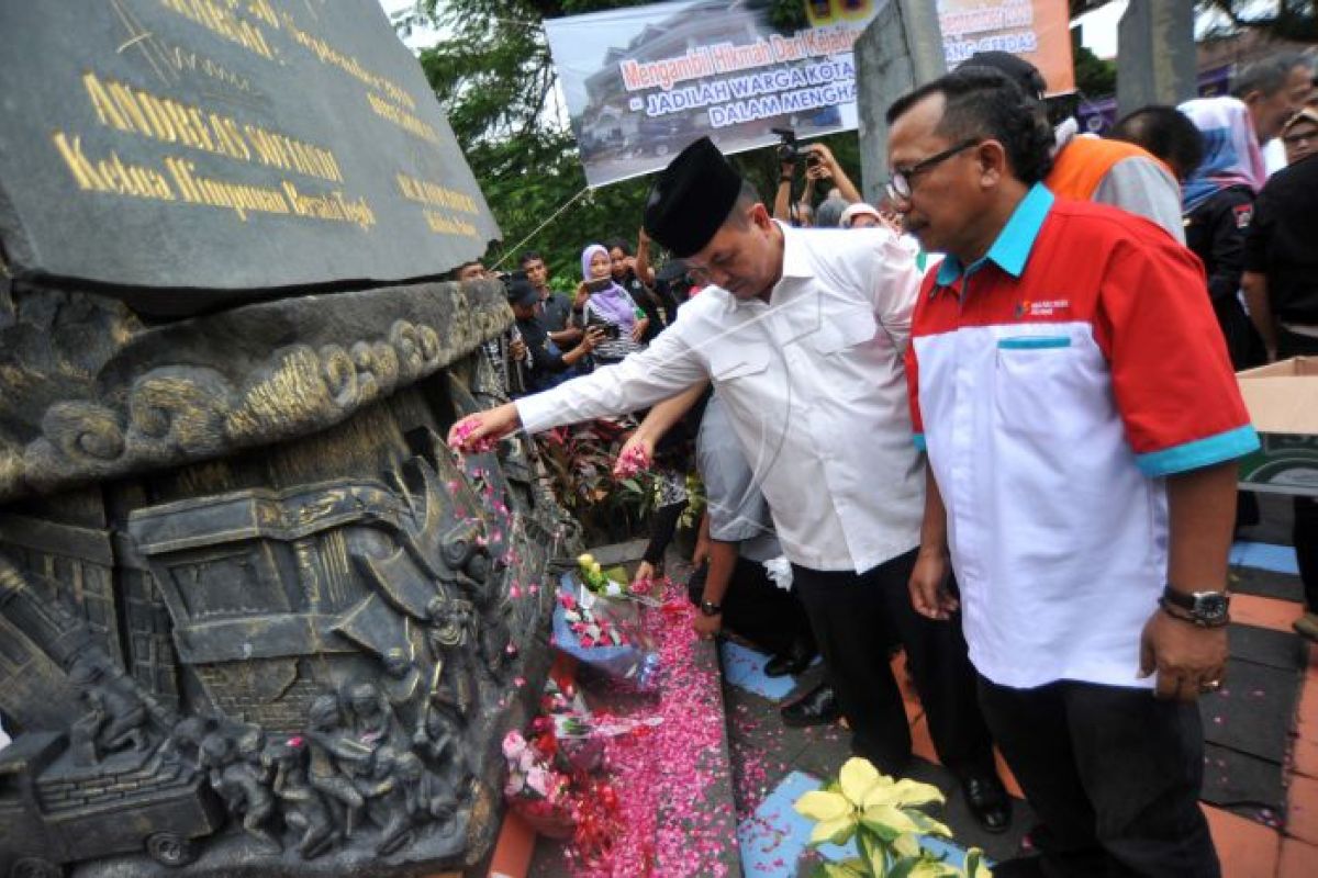 Peringatan gempa Padang didedikasikan peduli gempa Sulteng