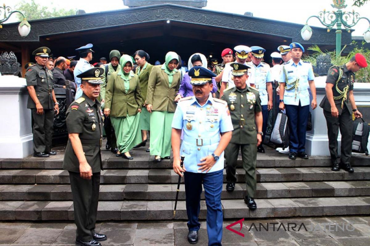 Panglima TNI ziarah ke makam Soeharto di Giribangun