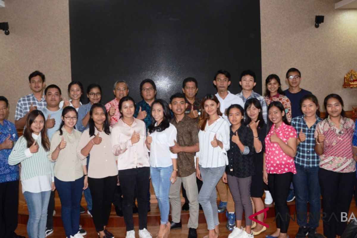 Badung berangkatkan calon mahasiswa beasiswa luar negeri