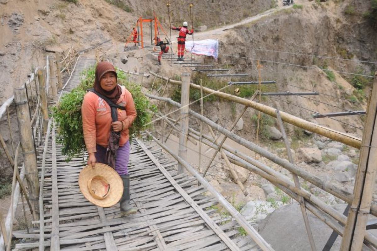 Ganjar pastikan perbaiki jalur evakuasi Merapi