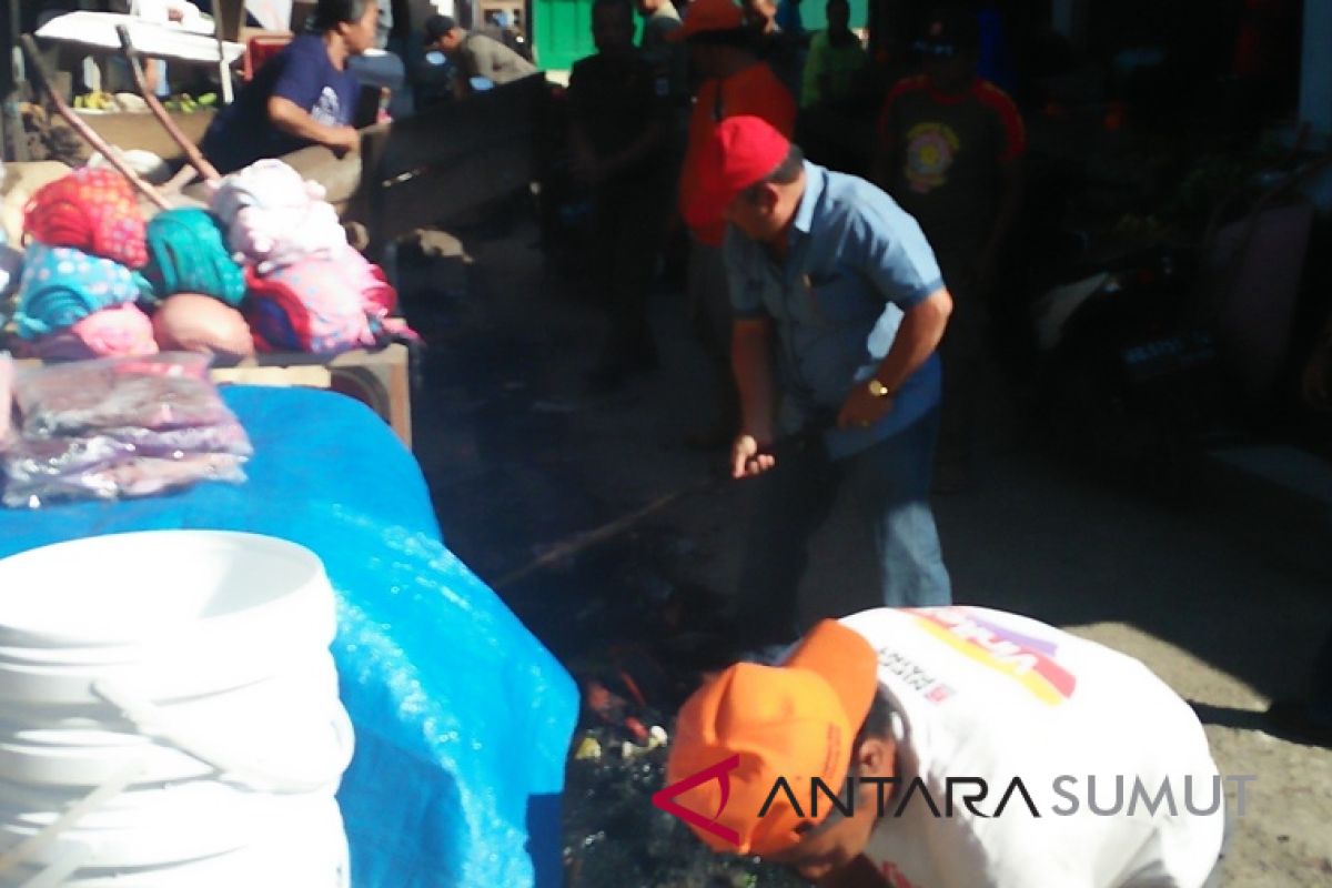 Pemkot Gunungsitoli tertibkan pedagang pasar Soliga