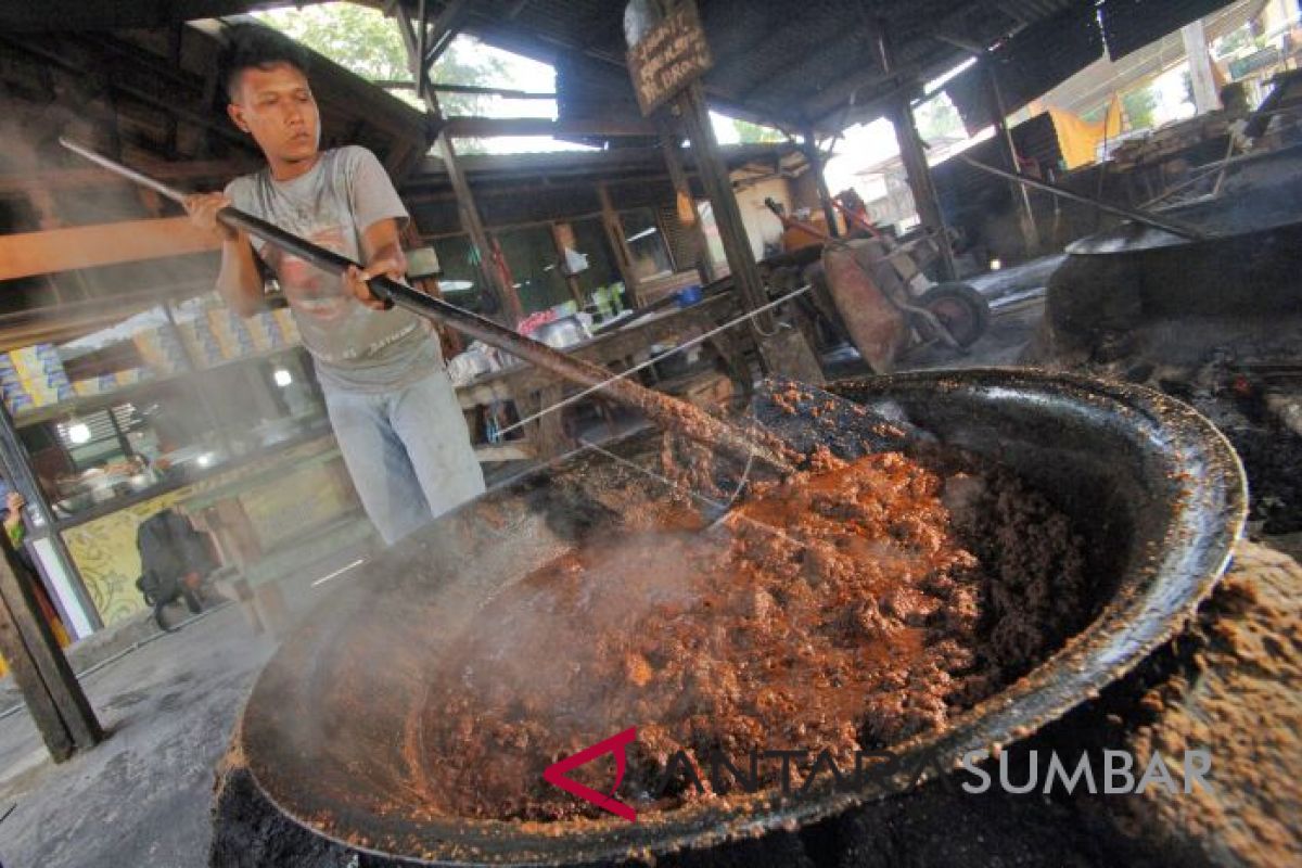 Sumbar siapkan rendang bantu korban gempa Sulteng