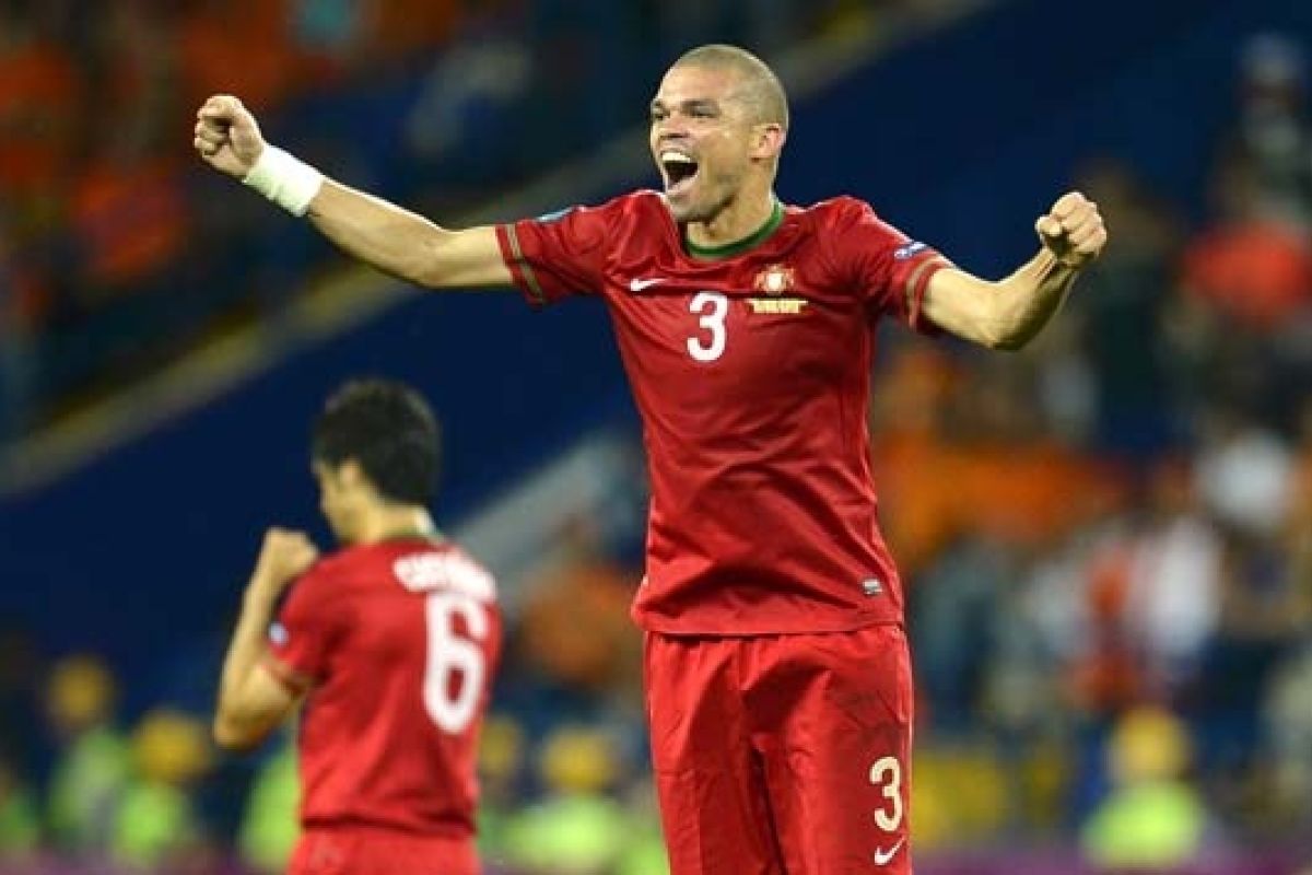 Pepe sumbang gol pada penampilan ke-100 untuk Portugal