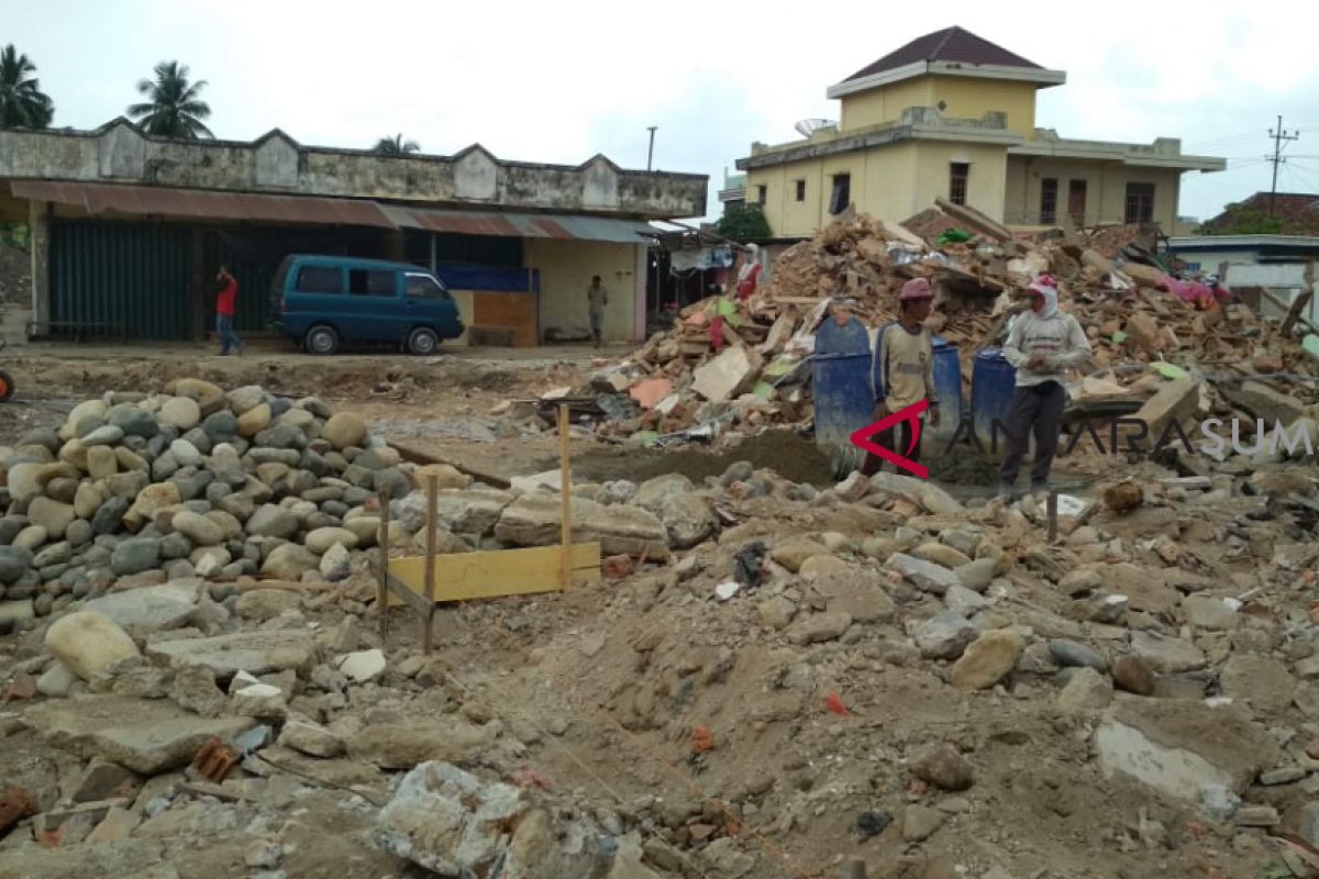 Pedagang pasar lawang agung mengeluh, ini sebabnya