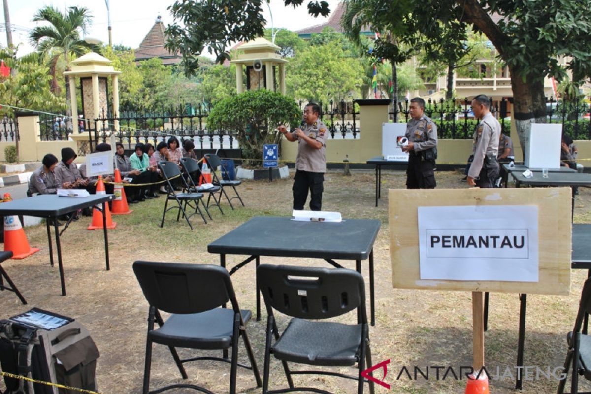 Puluhan perwira Polresta Surakarta ikuti pelatihan pengamanan pemilu