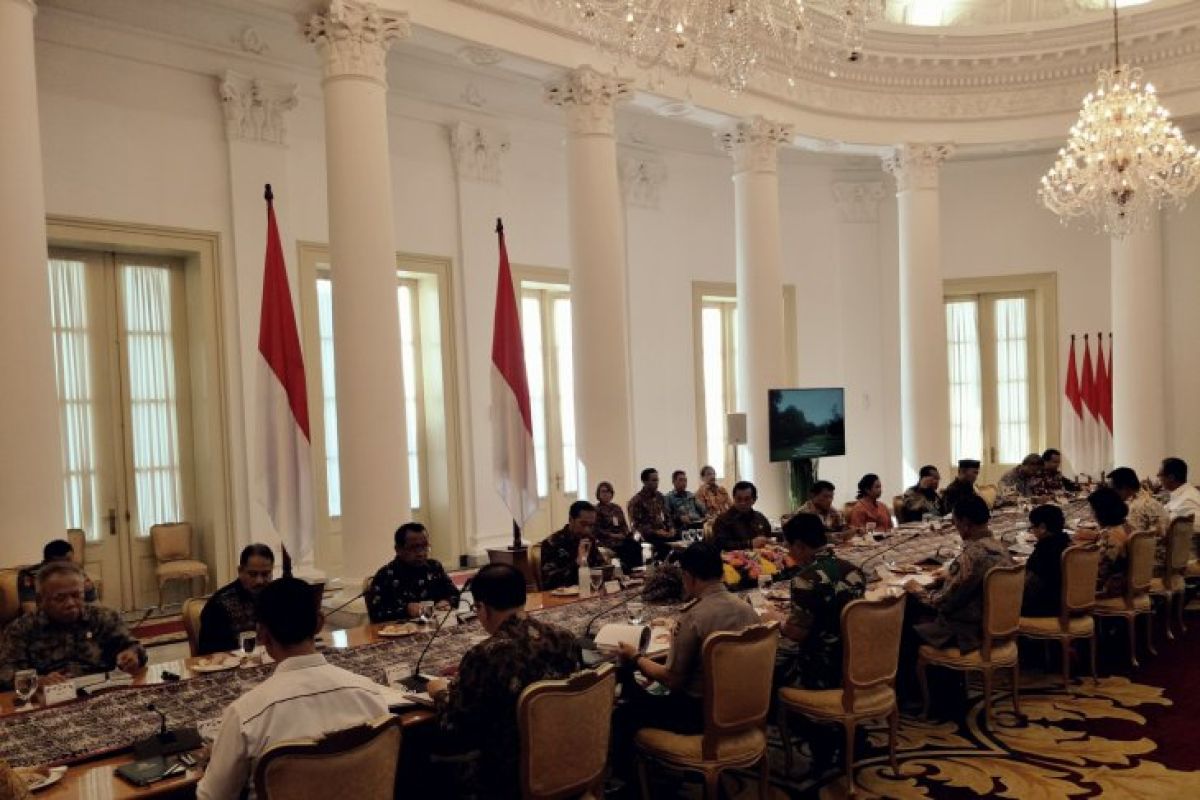 Presiden Jokowi pimpin rapat kabinet terbatas persiapan Asian Para Games 2018