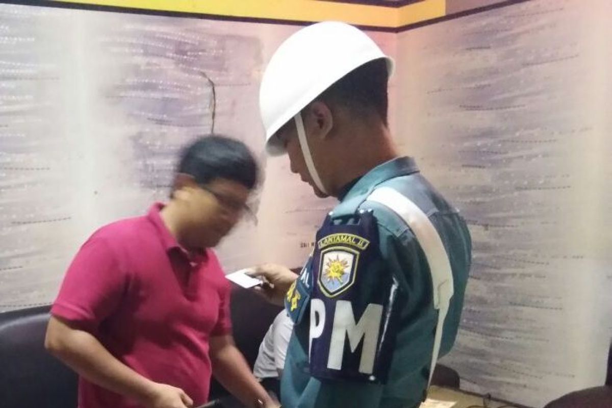 POM Lantamal Padang giatkan razia TNI di tempat hiburan malam
