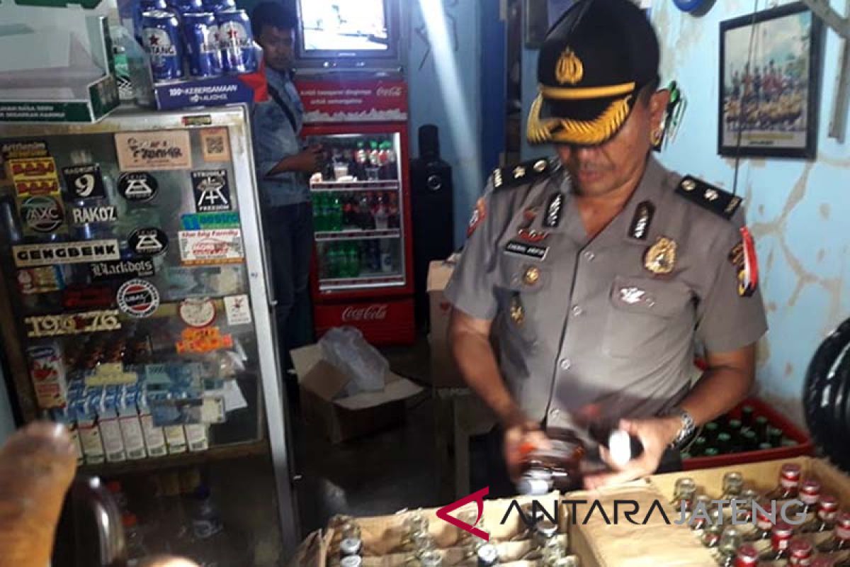 Polres Banyumas razia minuman beralkohol