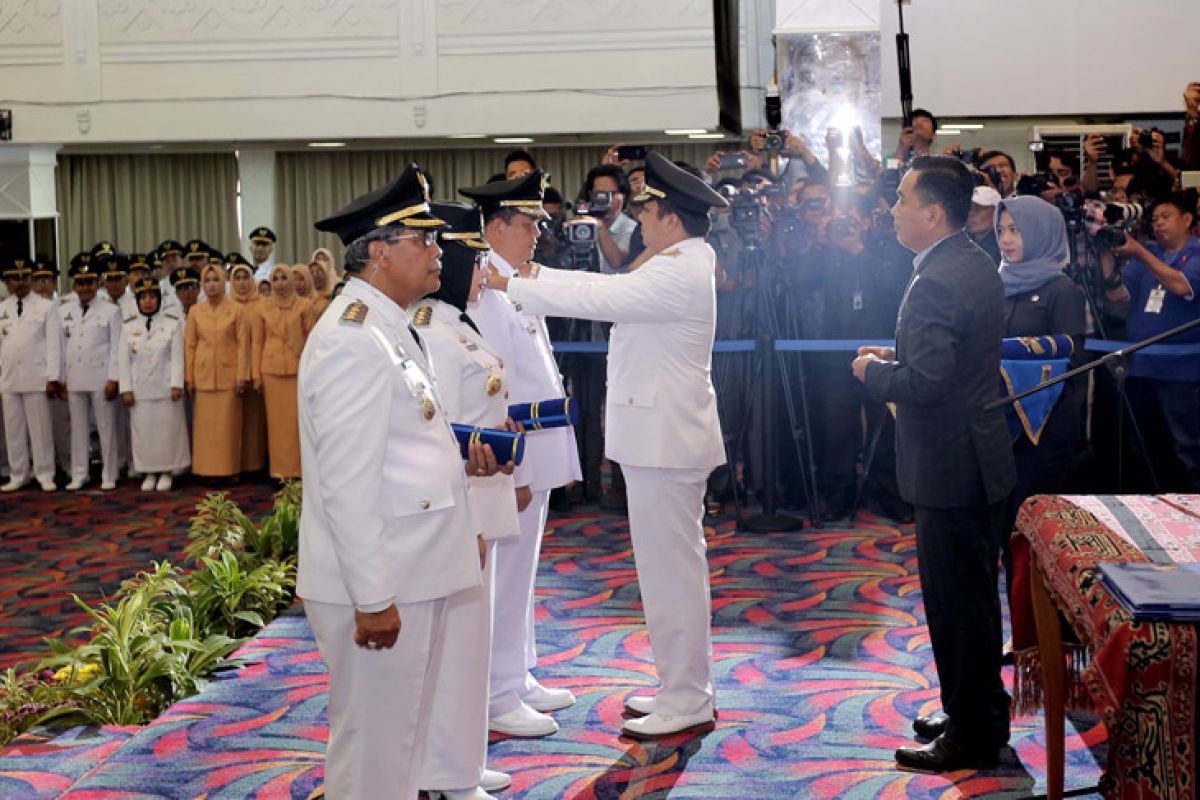 Gubernur minta Bupati Tanggamus kembangkan kawasan maritim