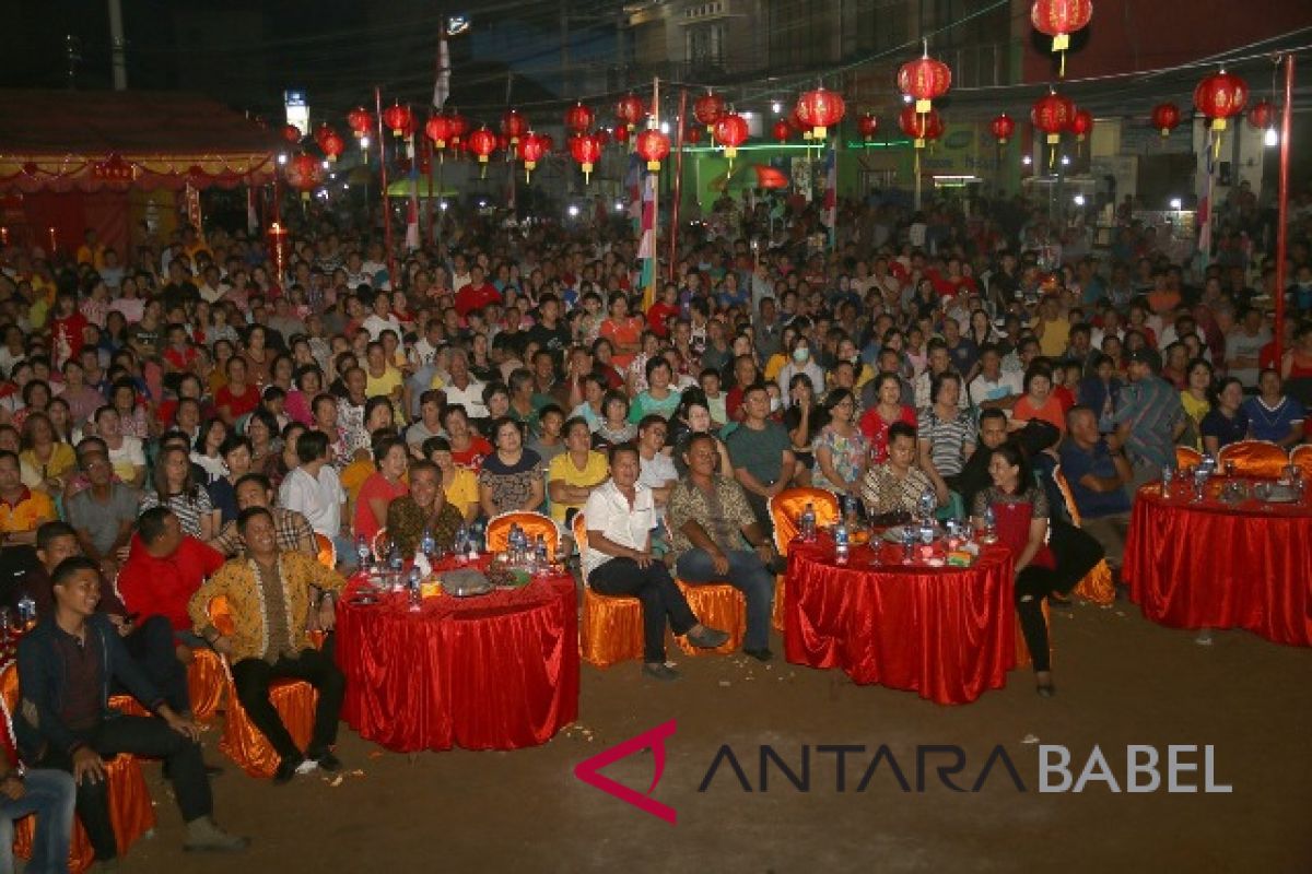 Wabup Bangka Barat ajak warga lestarikan tradisi sembahyang bulan