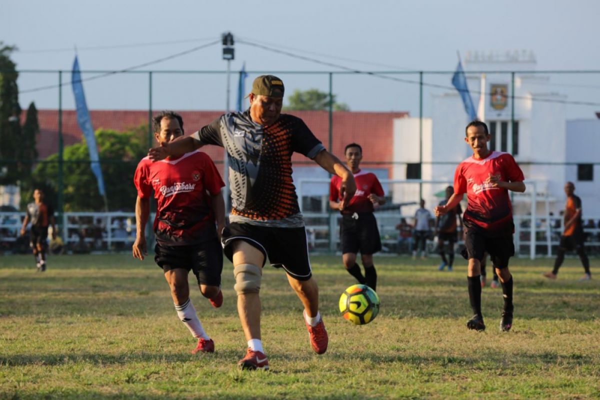 Gubernur galakkan cinta sepak bola hingga kelurahan