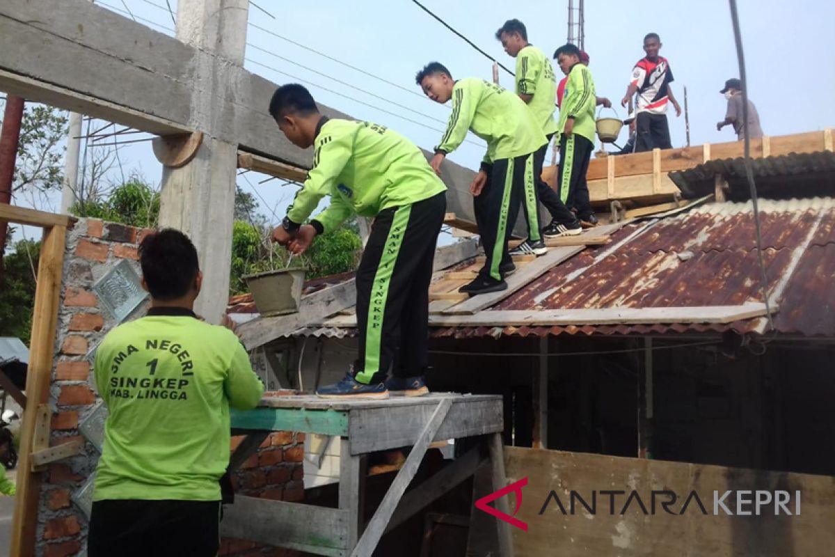 SMAN 1 Singkep goro pembangunan Mushala