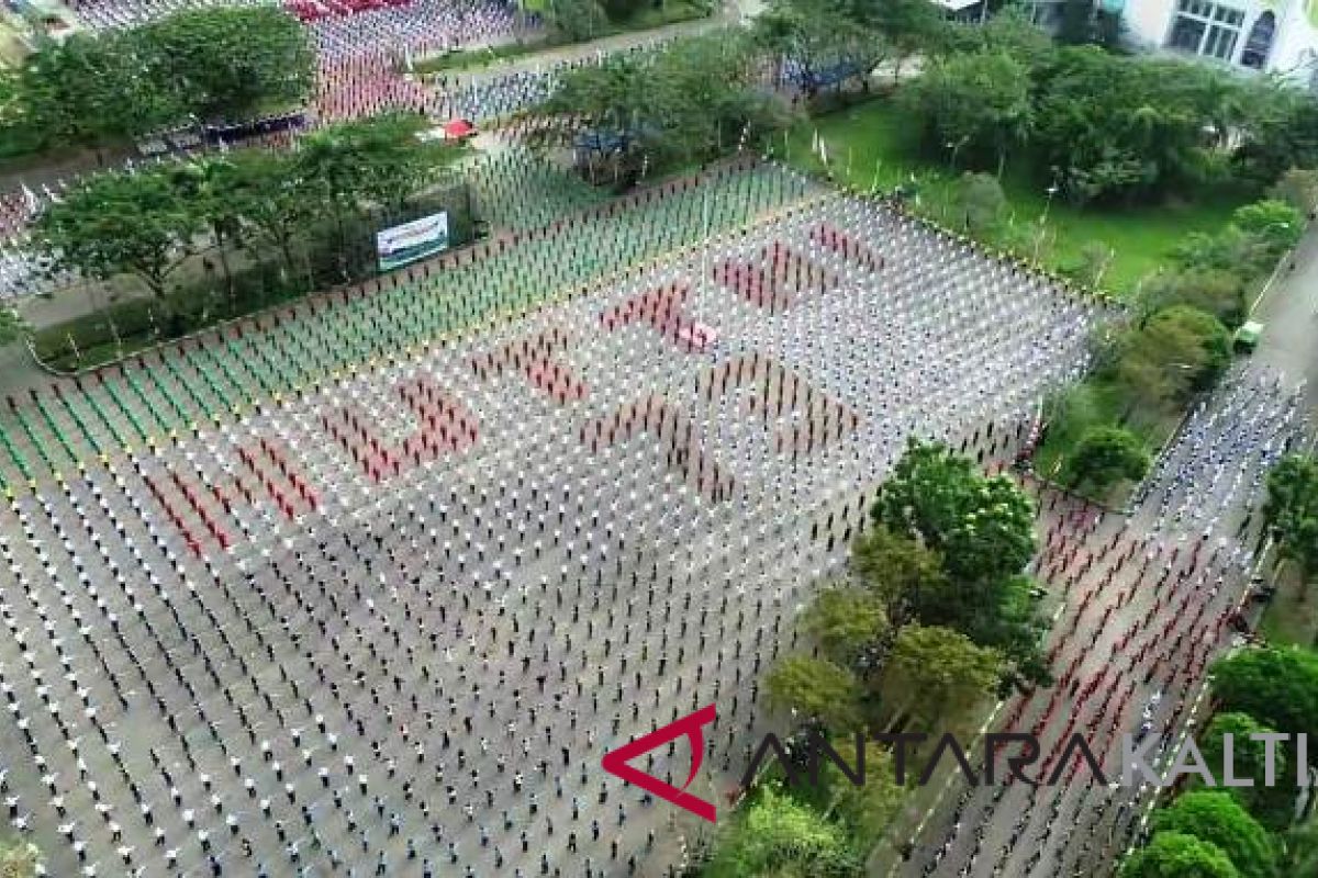 Tari Gemu Fa Mi Re di Samarinda pecahkan Rekor MURI