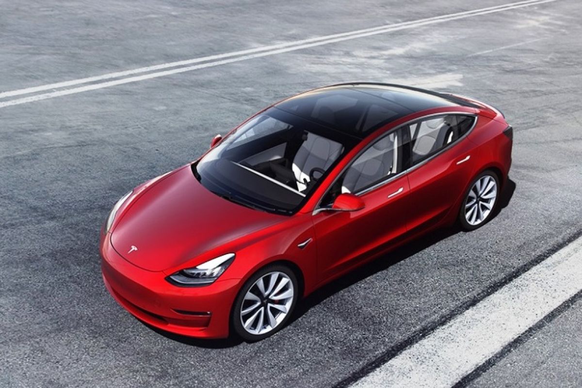 Tesla Model 3 dapat rating tinggi dalam uji tabrak NHTSA