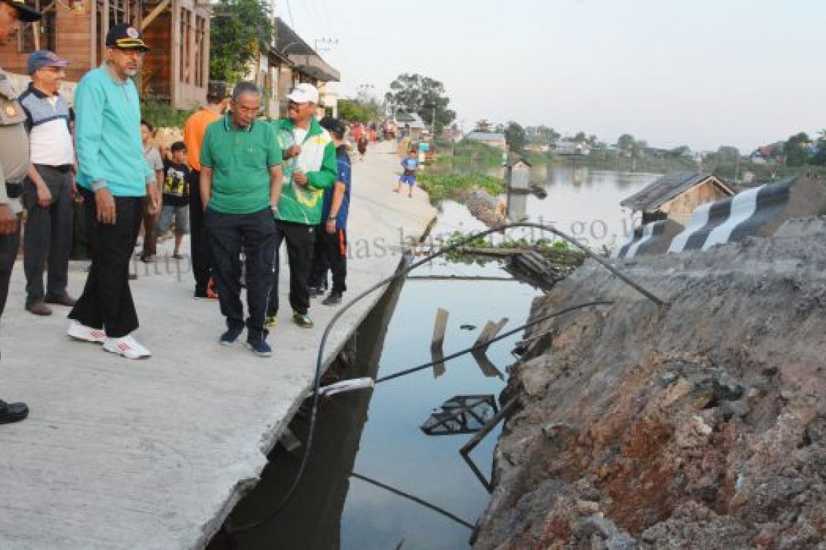 Tinjau Siring Runtuh