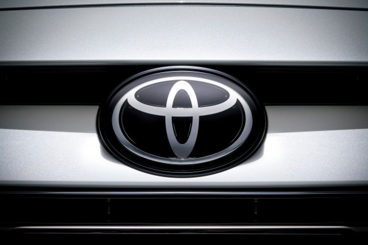 Toyota bakal tarik 1 juta mobil hibrid, ada apa?