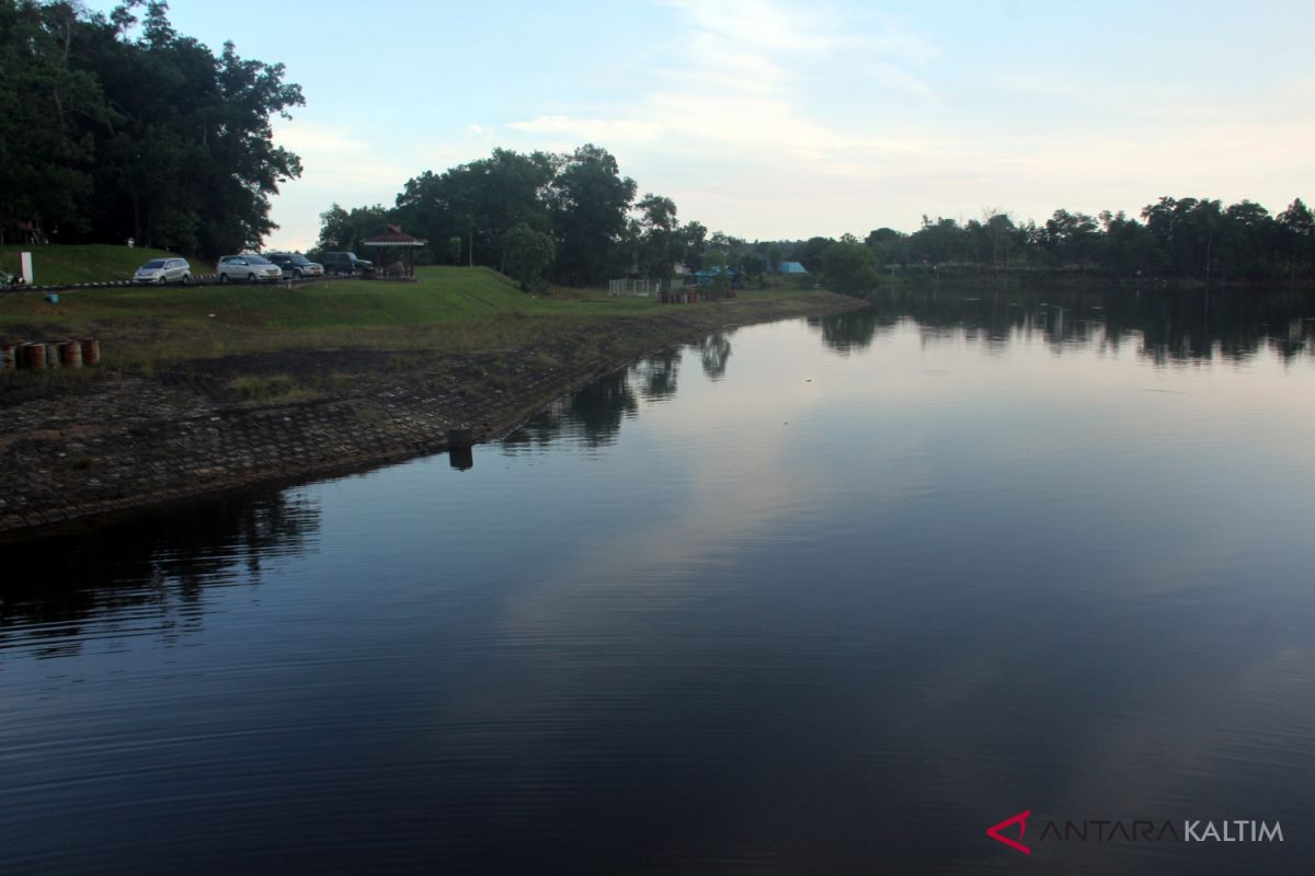 Air Waduk Manggar cukup untuk tiga bulan