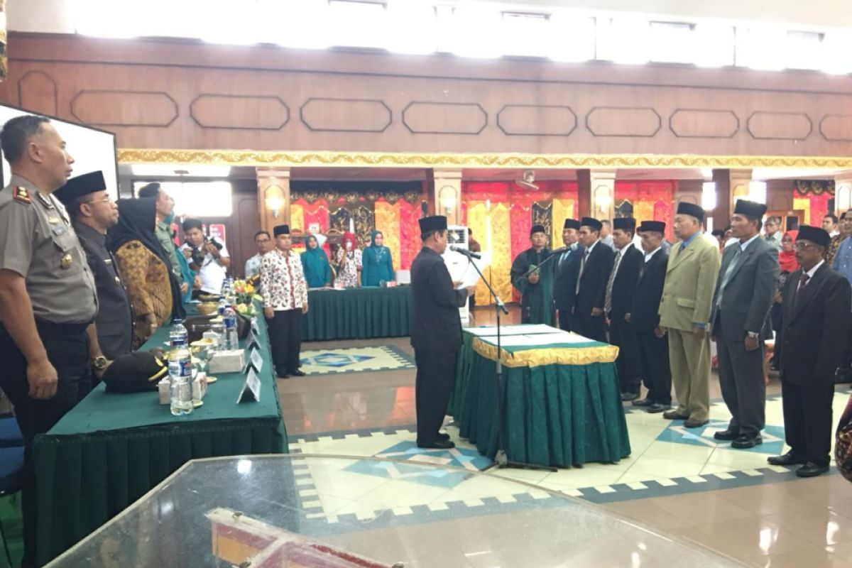 Delapan wali nagari di Sijunjung resmi dilantik