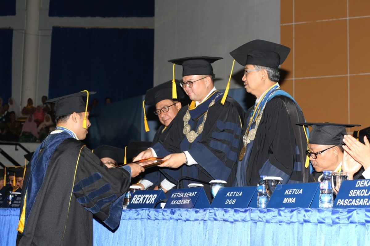 Wisuda IPB: Kita dihadapkan pada kondisi  Smart Society 4.0