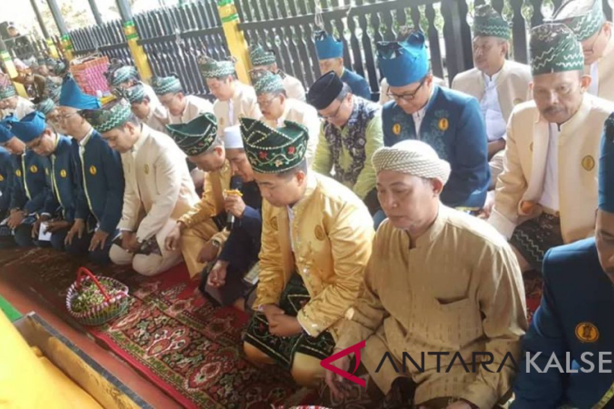 Danrem 133/Nani Wartabone Ziarah Makam Pahlawan Gorontalo