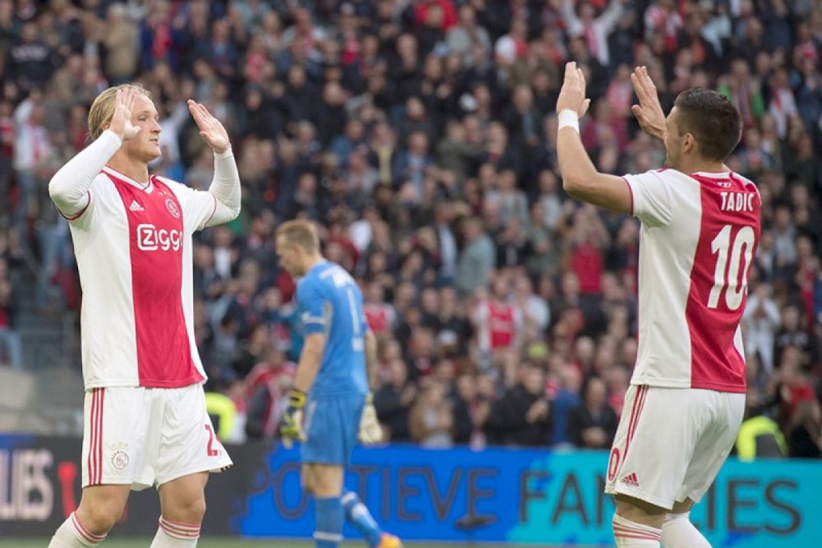 AZ Alkmaar dicukur gundul Ajax 0-5