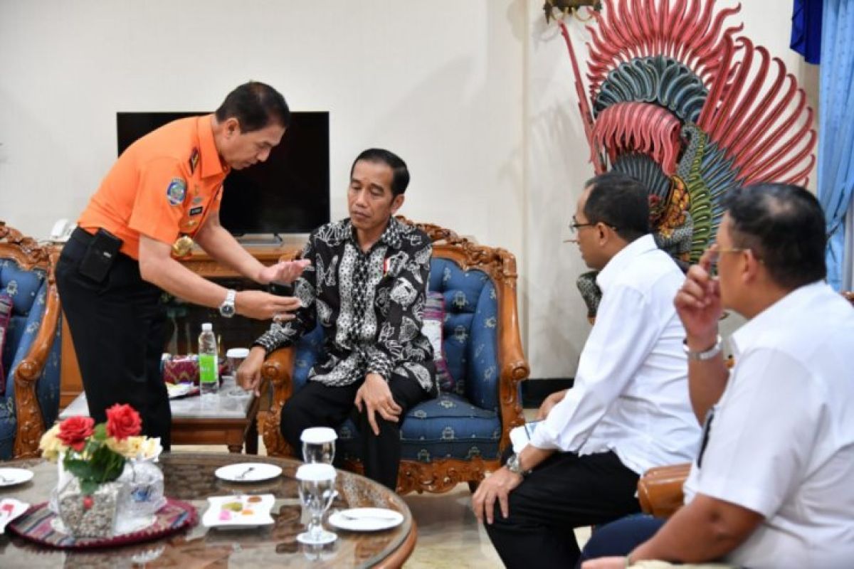 Presiden Jokowi: 15 kapal bantu pencarian korban pesawat jatuh