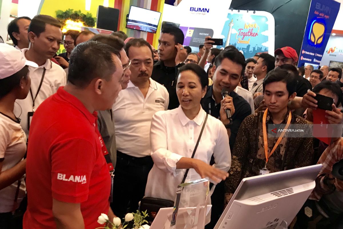 Tinjau Stan-Stan, Menteri BUMN Semangati Perusahaan Peserta IBD Expo