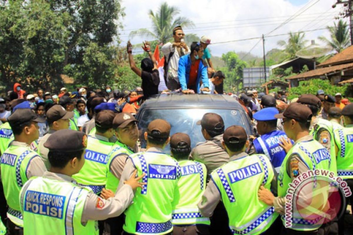 Mahasiswa Tolak Kehadiran Perusahaan Tambang Emas