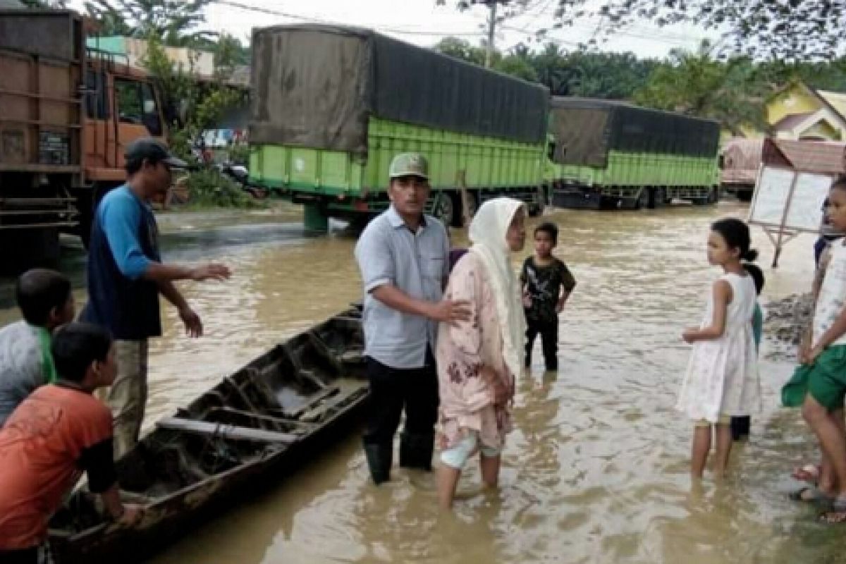 Banjir di Labura