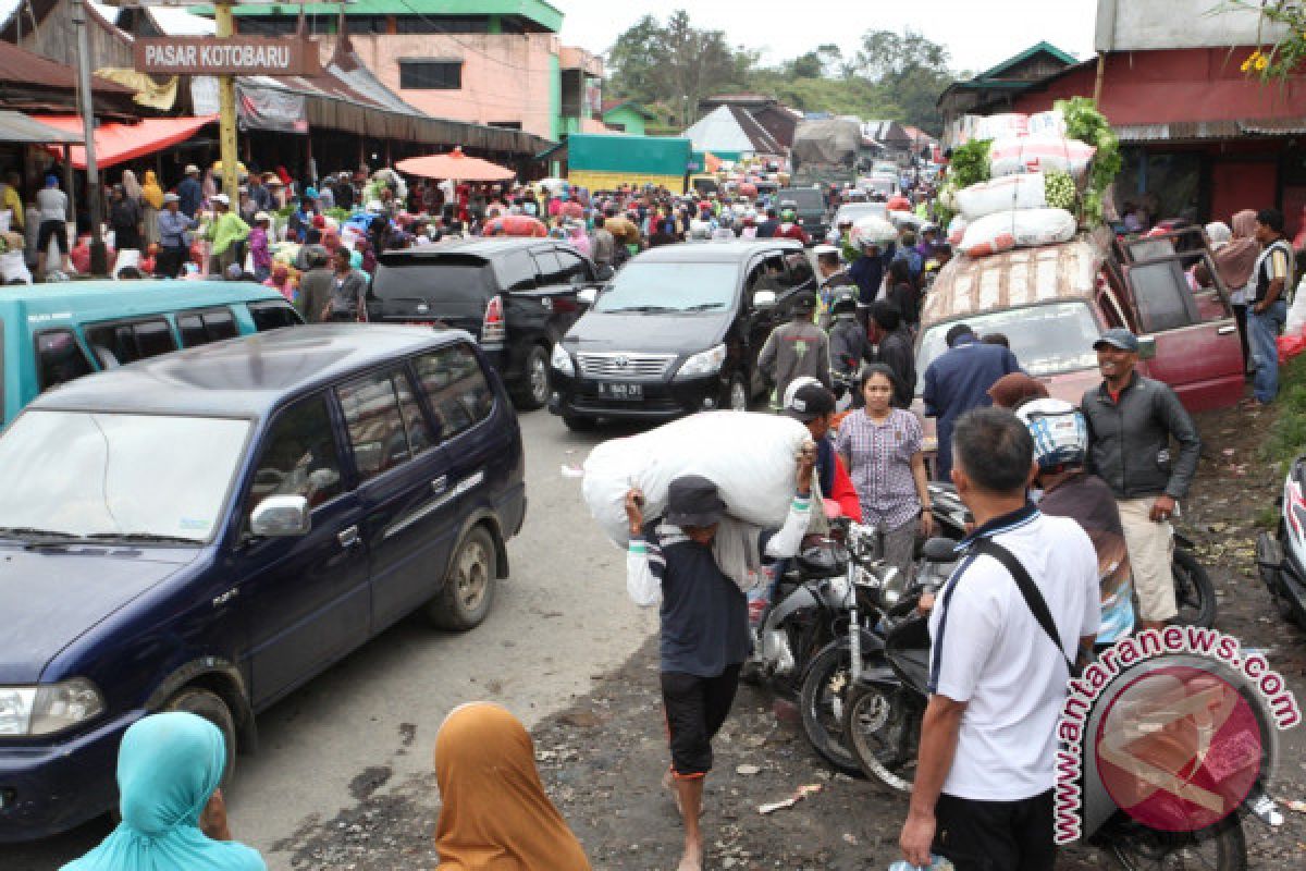 Polisi berlakukan jalan satu arah di Koto Baru hindari kemacetan