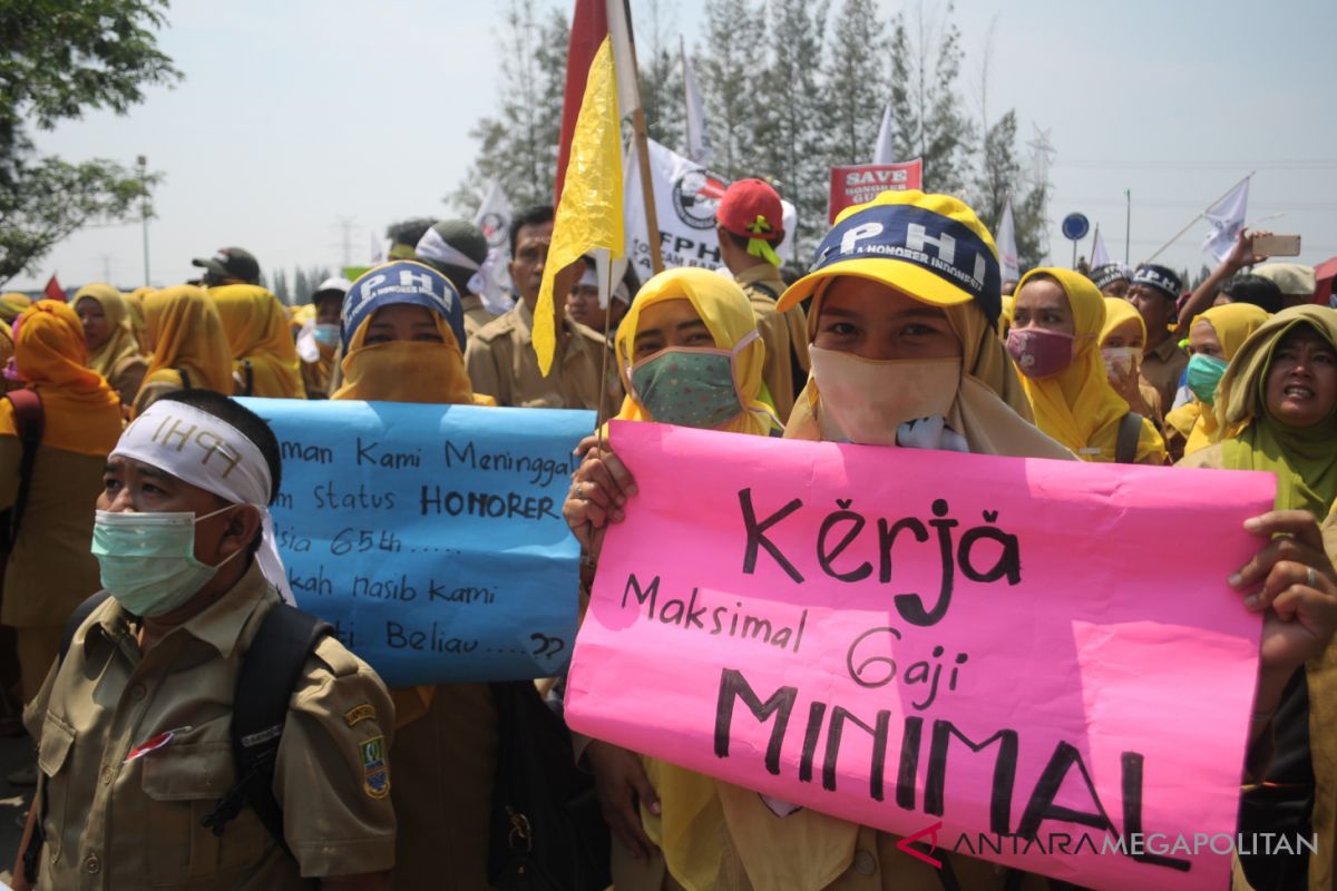 Ingat, Mendikbud sebut tidak ada lagi pengangkatan guru honorer