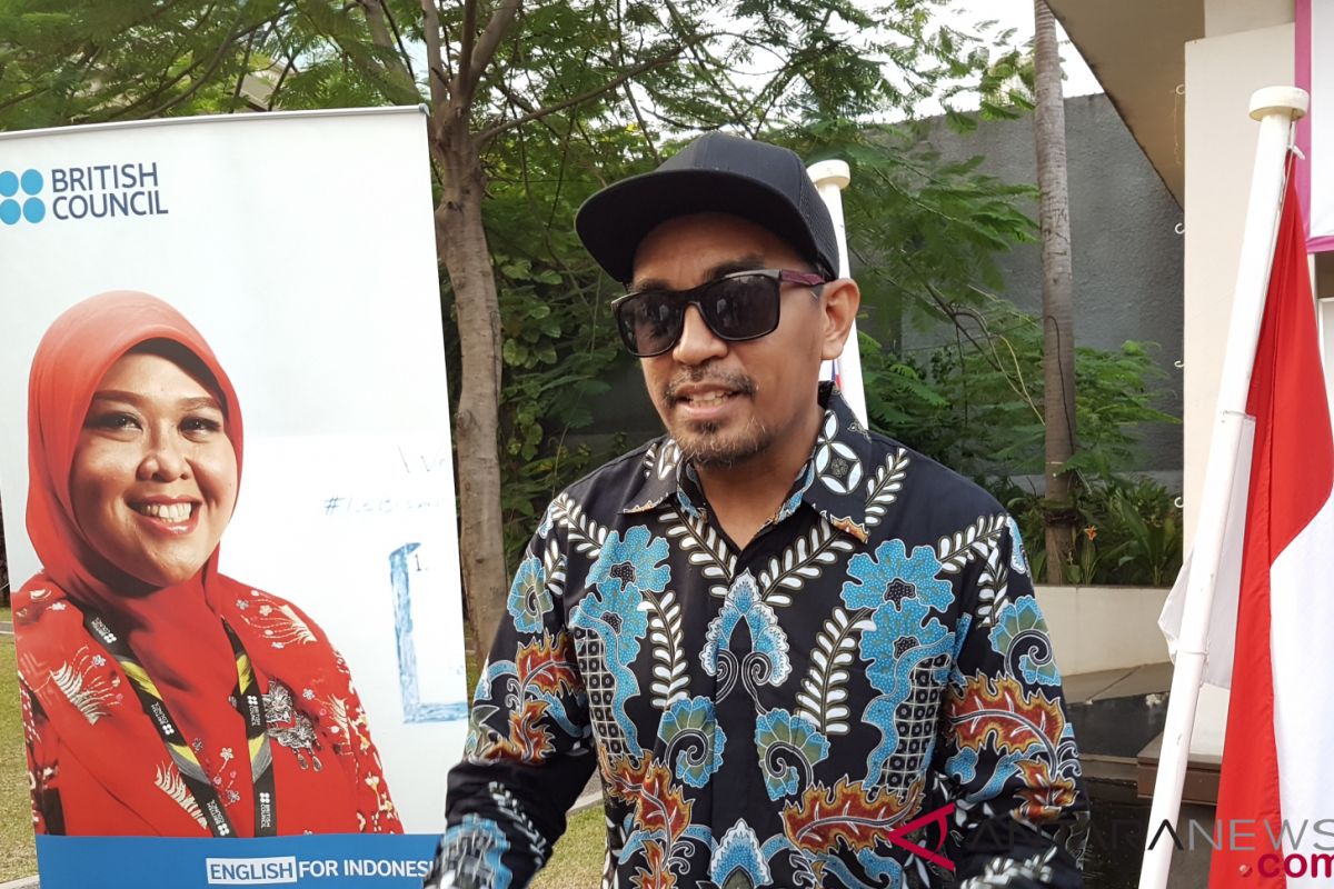 Glenn Fredly pelajari bahasa Inggris secara otodidak dari musik dan film