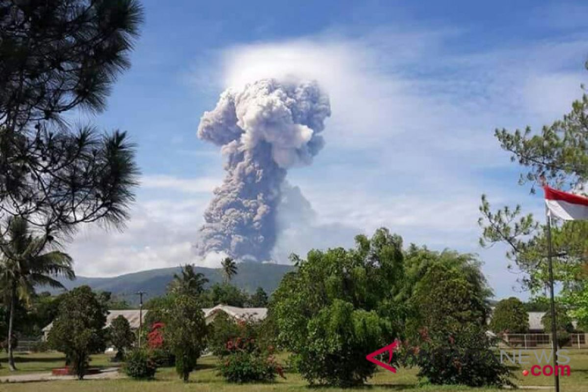 Gunung Soputan berstatus Siaga