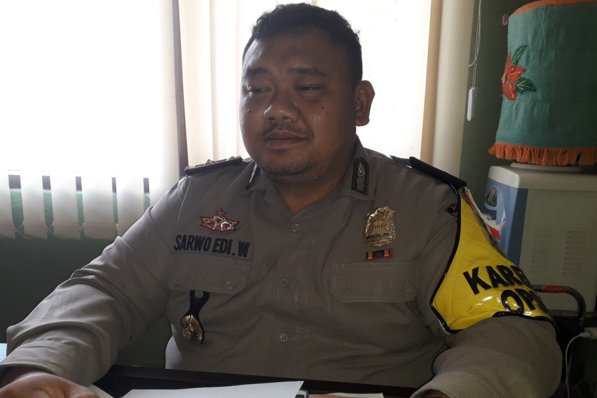 Polisi Bangka Tengah tenggelamkan peralatan tambang timah ilegal