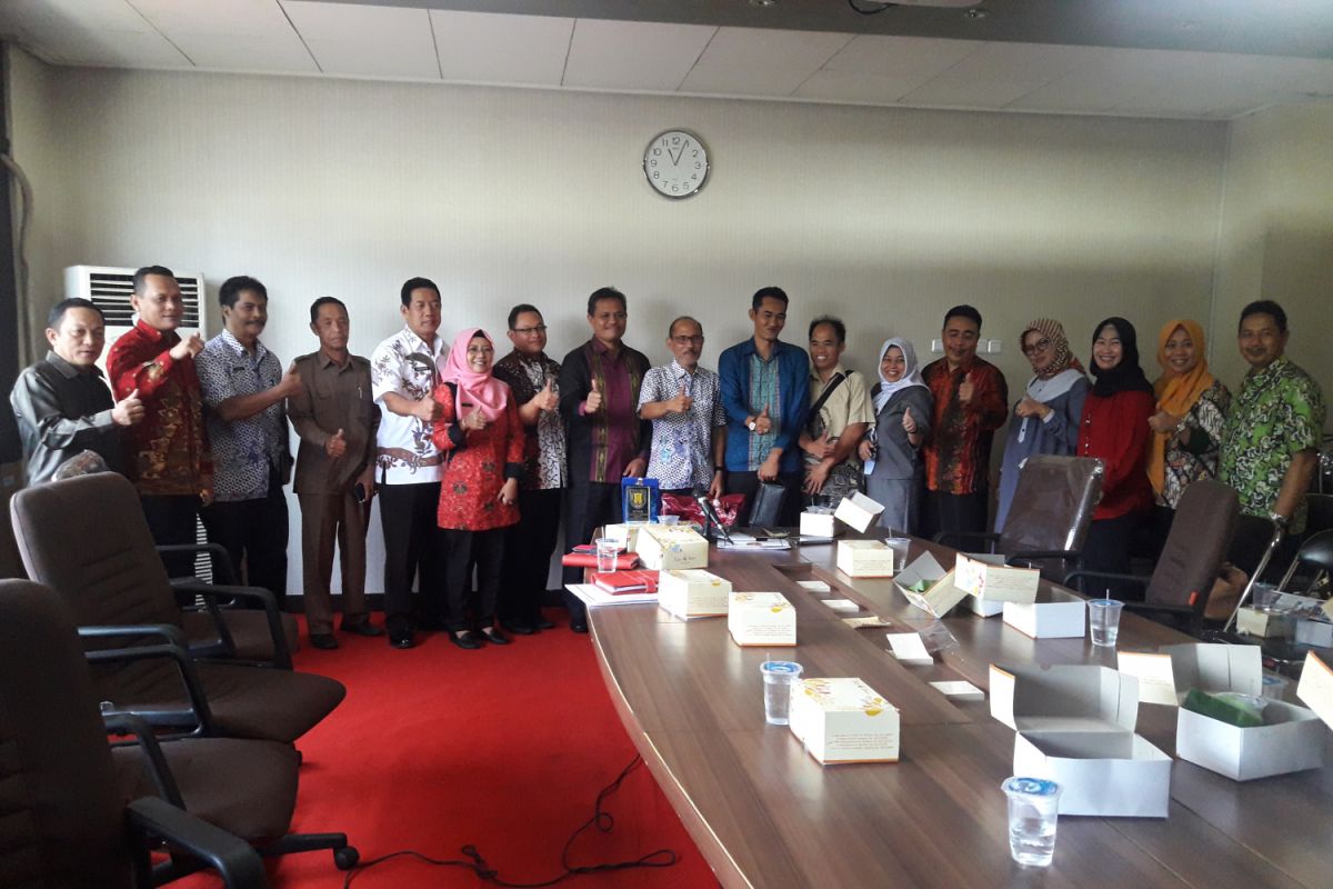 Dewan - DPMPTSP Tabalong Belajar Strategi Investasi ke Semarang