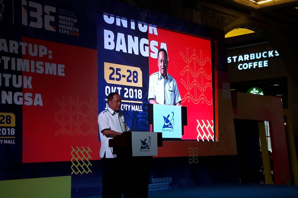 Menristekdikti membuka Pameran Produk Startup Berbasis Teknologi