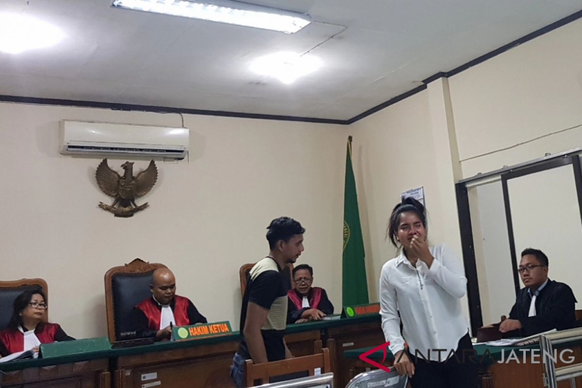 Hakim belum siap, vonis wanita Thailand penyelundup sabu ditunda