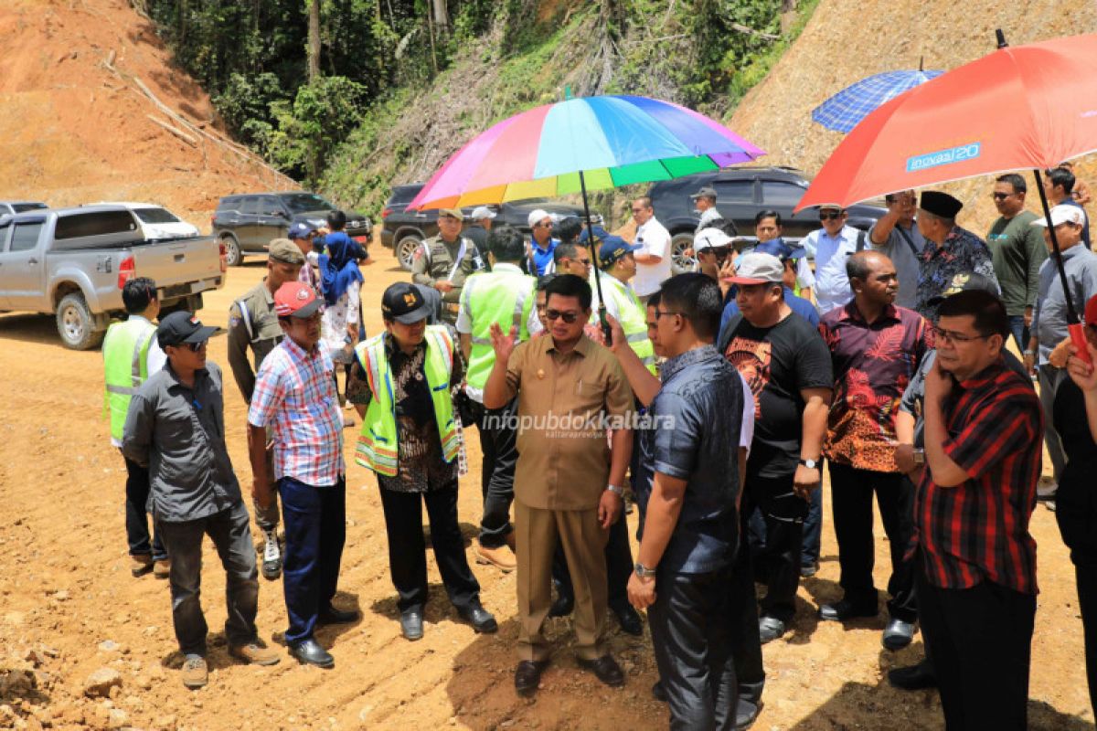 Ketika Gubernur Jajal Tapal Batas Indonesia -- Malaysia (5)