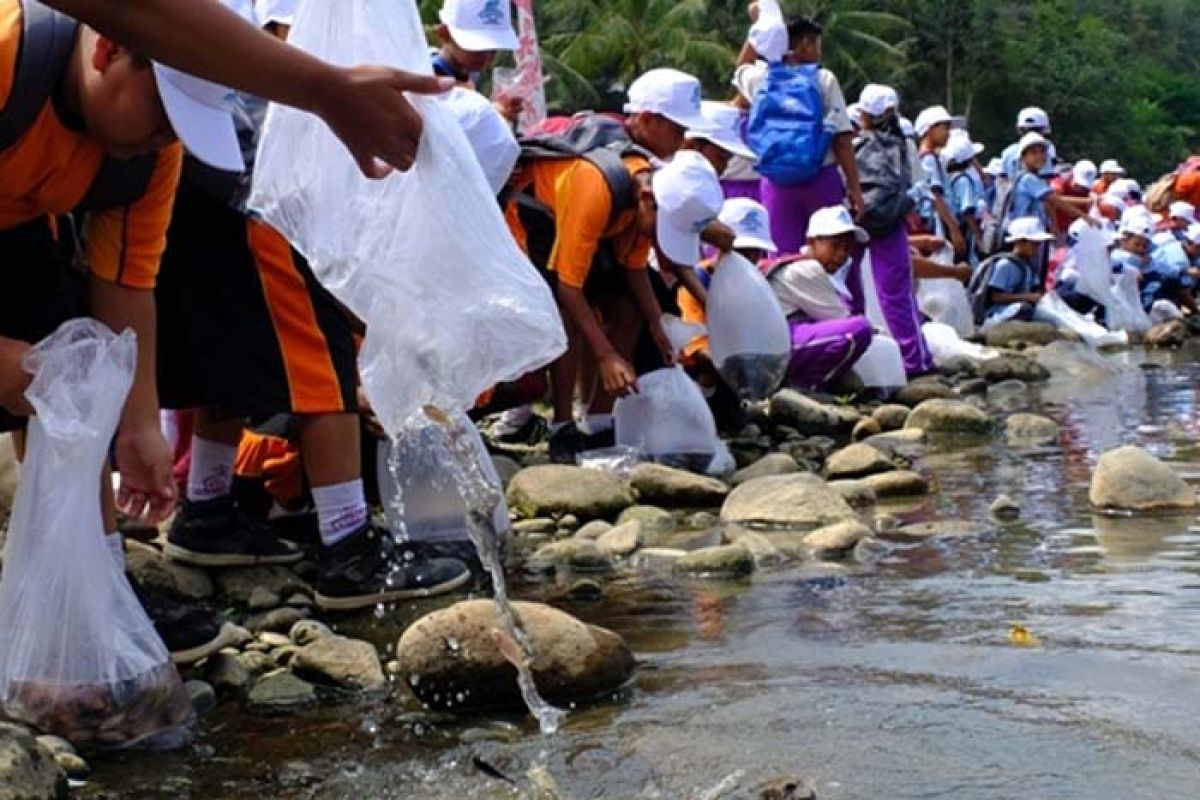 Pemkot Magelang ajak anak-anak gemar makan ikan