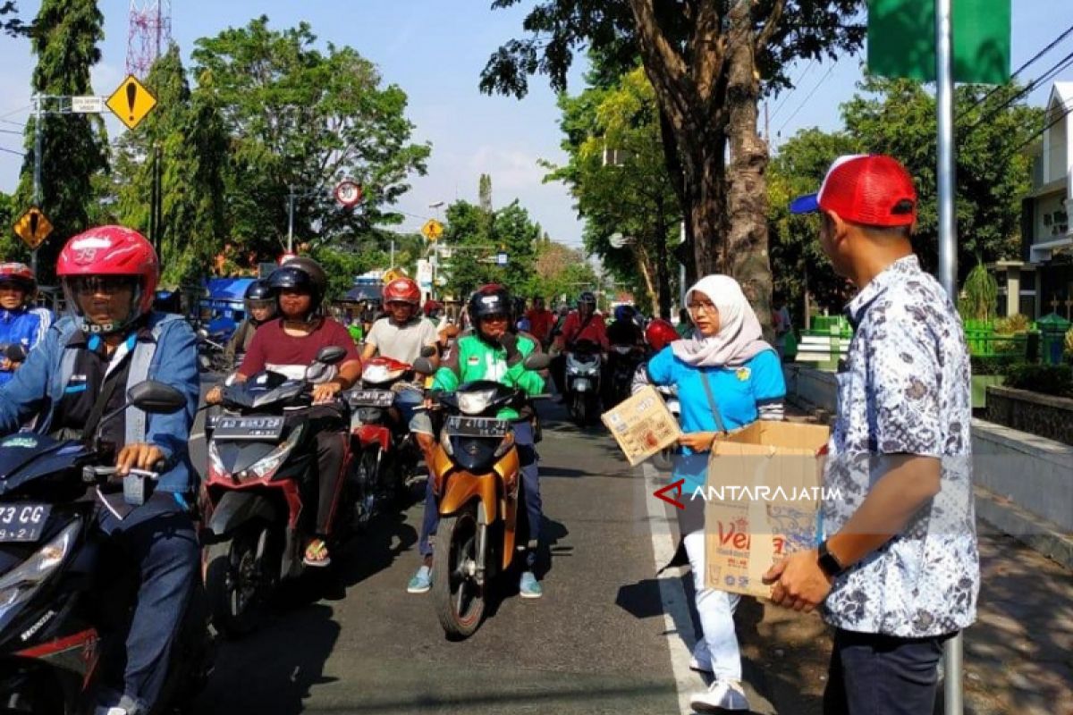 Pemuda di Kediri Ikut Kumpulkan Sumbangan Bantu Korban Gempa di Palu-Donggala