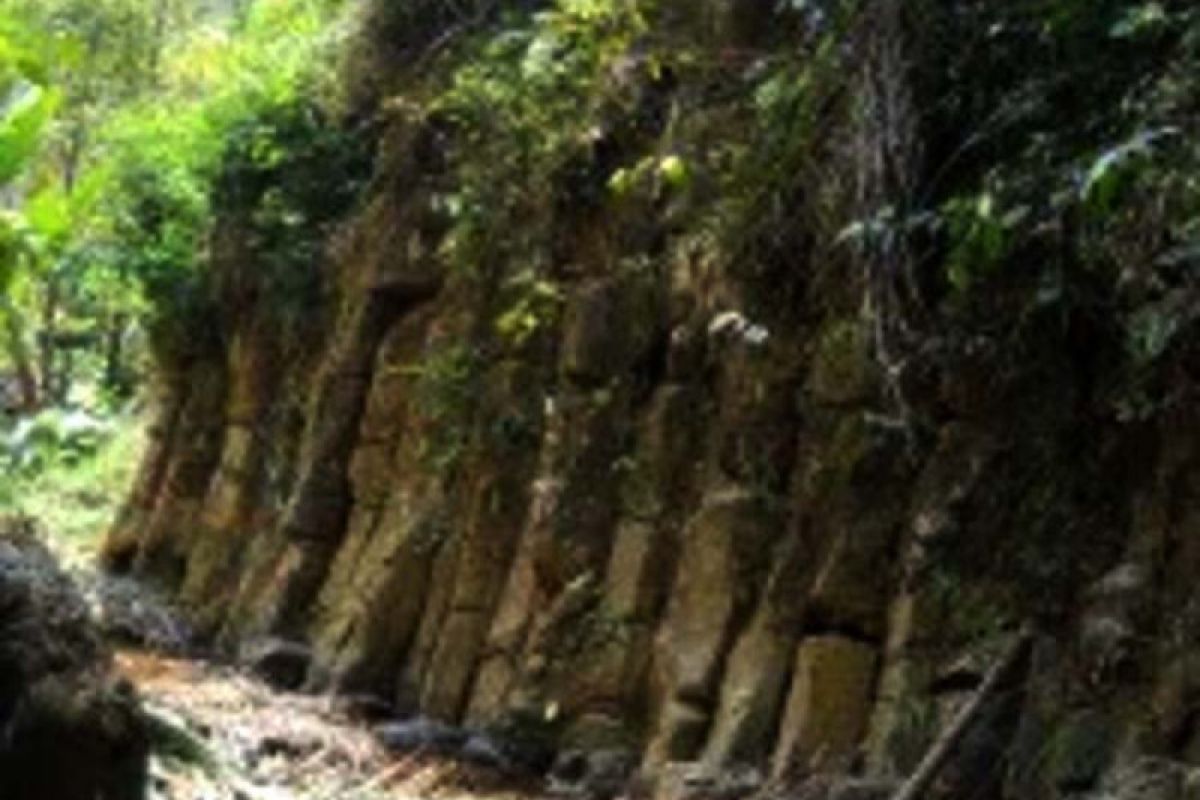 Bumdes Tamanrejo Kendal garap Watu Tumpuk Gunung Prau