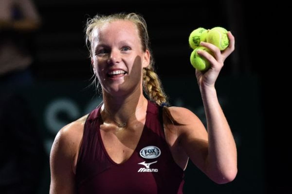 Petenis Kiki Bartens kalahkan Kerber di  final WTA