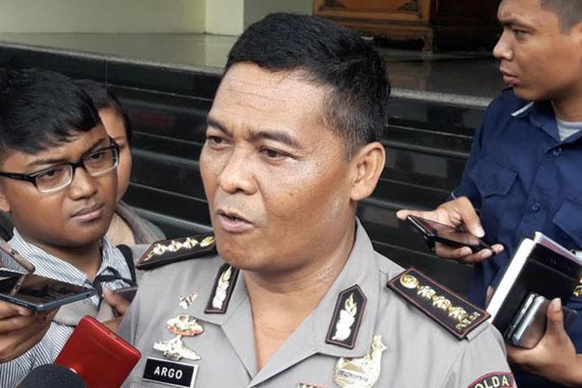 Tersangka HS bunuh sekeluarga seorang diri, kata polisi